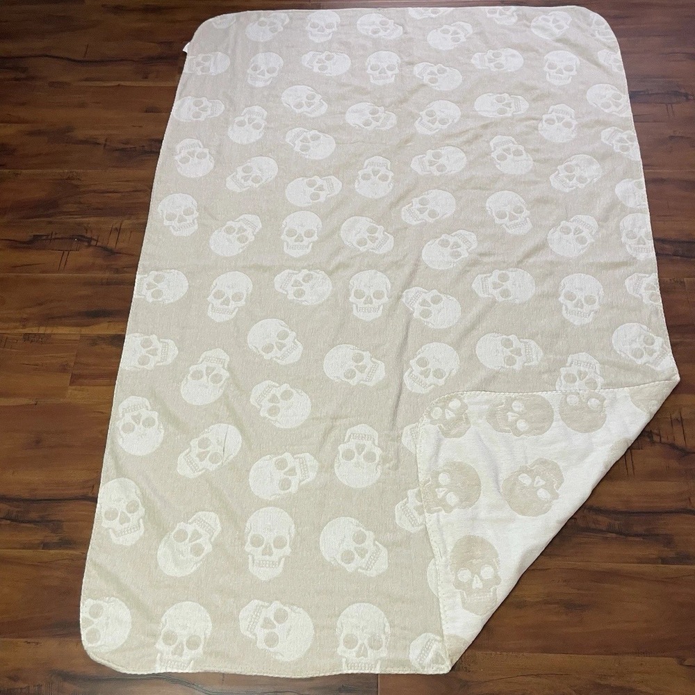 Skull Chenille Throw Blanket 51"x72" Reversible Ivory Beige Whimsigoth Envogue